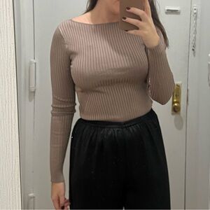 WORN ONCE ABERCROMBIE TOP